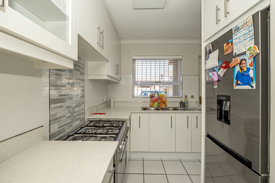 2 Bedroom Property for Sale in Thornton Western Cape